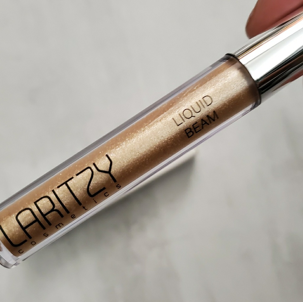NIB - LARITZY Cosmetics - Liquid Highlighter